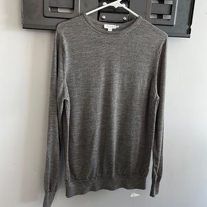 Sunspel, Extra-Fine Merino Wool Crew Neck please note the small hole pictured